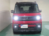 明度の高いLEDヘッドライトで、夜間の運転も安心です。