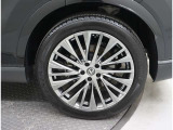 235/50R21タイヤを装備しています。※各ホイールのキズ等をご確認くださいませ。