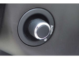 オートモードが装着された電動チルト&テレスコピックは乗り降り時にステアリングが上がりますので便利な機能です。