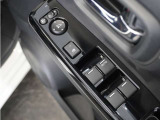 ◆パワーウィンドウスイッチ◆運転席から全席の窓の開閉操作を行うことが出来いつでも換気ができます!