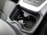 大型コンソールボックス付きのドリンクホルダー!使い勝手もよく便利ですよー!