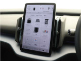 ドライブ情報や多彩な機能操作を、12.3インチのセンターディスプレイに集約。タッチパネルは指の動きに追従してサクサク動作。シンプルな操作性とカスタマイズできる表示で、直感的に使えます。
