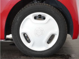 ◆純正ホイール装着車◆シンプルなデザインのホイールキャップ付きです。