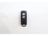 スマートキーはカバンの中やポケットに携帯するだけでドアロックの開閉・エンジンスタートが可能です!