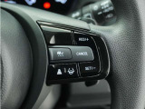 ◆アダプティブクルーズコントロール◆予め設定した車速内でクルマが自動的に加減速。前走車との適切な車間距離を維持しながら追従走行します。【LKAS】車線維持支援システムでステアリング操作を支援。