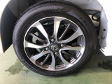 【アルミホイール】純正のアルミホイールがついてます!足元が引き立ち、車の印象がより良くなります!