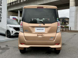 ハッチバック式のバックドアは大きく開閉します!荷物の出し入れも楽ですよ!