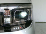 LEDヘッドライトを搭載しておりますので夜間の運転も安心です。