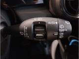 MINIの内装はとにかく『円』に拘ったデザインコンセプトが一目で伝わってきます。これほど円形に拘った車は他に御座いません。伝統のデザイン、トグルスイッチなど遊び心のある内装で御座います。