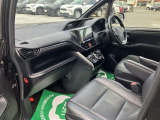 向かい側にサービス工場完備。車検・メンテもお任せください!