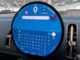 デジタルスピードメーター、航空機のコックピット操作箇所と同じ配色で目が疲れにくいように設計されてます。