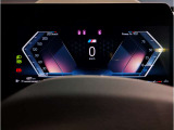 運転の楽しいBMWでは、アクセルを踏み込んでしまいそうになりますが、速度表示も見やすいため、常にお車の速度を把握できます。