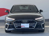 Audiの象徴であるシングルフレームグリルをよりワイドで低くシャープなデザインとすることでワイド&ローのフォルムを協調しています。