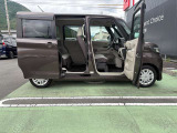 開口部も広く乗り降りしやすい車です。