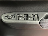 電動格納式ドアミラースイッチ、パワーウインドゥスイッチ
