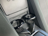 ドリンクホルダーも2つ確保してあります!