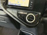 自動で車内温度を調整してくれる【オートエアコン】付きです