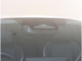 衝突被害軽減システムが装備されたお車です♪いざという時に少しでも助けてくれる安全装備♪どのような時に作動するのかスタッフにお問い合わせください♪