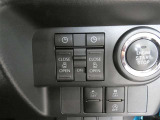 両側パワースライドドア付きだから、狭い駐車スペースなどでの 乗り降りラクラク!小さなお子さまのいるご家庭には嬉しい装備。