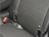 ◆ISOFIX◆シートベルトいらずでチャイルドシートと固定金具を連結するだけでガッチリ固定できます。