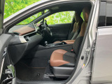 運転しやすい視界と使いやすい操作性。快適なドライブをサポートする空間です。上質な素材が、洗練された雰囲気を演出します。