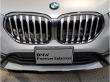 ☆BMWの代名詞とも言える【キドニーグリル】一目見ただけでBMW車であると認識できる確固たるアイコンとして存在感を放ちます☆