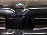 BMW認定中古車は100項目の箇所を徹底的にチェック致します。機械的な箇所や電気系、コンピューターなどを詳細に点検。交換基準に達した部品は整備した後にご納車致します。