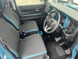 運転席開口部になります。乗りやすいです。