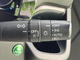 視認性の高いデザインで、安全な車線変更をサポートします。操作も簡単で、誰でも直感的に使用できます。