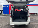 シートアレンジで長いお荷物も積めるように!使い勝手が良いトランクルームです。
