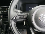 ステアリングスイッチ付き。前方から目を離すことなく操作することが可能です。