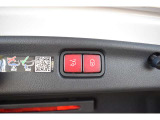 万一の車両トラブルなどが発生した場合でも、お電話一本で、現場での応急処置や、車両のけん引、ドライバーや同乗者の方の移動の手段の手配など、一定の条件にて無料でサポートいたします。