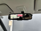 アラウンドビューモニターの表示や、後続車両の眩しいヘッドライトを軽減してくれます♪