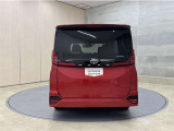 リヤ、後ろから見るとまた車の印象が変わってきますね☆☆