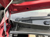トヨタ認定中古車の1つ当社の自慢の『まるごとクリーニング!』見えないところまで、1台1台丁寧に仕上げております。お客様に気持ちよくお乗りいただけるクリーニングサービスです。是非現車を体感してください!