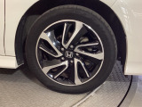 アルミホイールです。足元が引き立つので、車全体のイメージがアップしますよ!