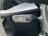 アダプティブクルーズコントロール装備 設定した速度で前方車両に追いつくと、安全な車間距離を自動で調整して前方車両を追従します。長距離ドライブでの疲労を軽減する大変重宝する機能です。