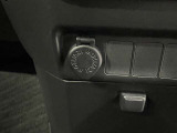 シガーソケットです。車内で利用する電気製品の電源として使用できます。