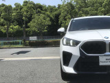 【キドニーグリル】BMWは約90年もの間、ほぼ全ての車両にひと目でBMWだと分かるこの特徴的なフロントグリルが備えられ、デザイン・アイコンとして親しまれてきました。