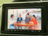 停車中にテレビ視聴を楽しめます。移動時間も、ご家族みんなで楽しめるエンターテイメント空間を提供します。