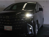 LEDヘッドライトです。デザイン性が良くとても明るいので、夜間の走行や悪天候でも安心です。しかも長寿命!