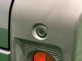 コーナーセンサーを車の前後に装備! 障害物の距離に応じて警告音を変えてお知らせします