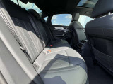 体を支えるためにシートを硬めにしております。長時間の運転でも疲れにくいように、サポート力重視で設計されております。