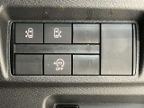両側オートスライドドアです♪運転席のボタンやキーのボタンでも開閉できます!手荷物がいっぱいの時でも簡単にドアの開け閉めができるのでとっても便利です♪