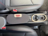 ★MINIには6個のエアバッグを標準装備。運転席/助手席エアバッグ、サイド・エアバッグ、ヘッド・エアバッグ。