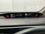 メータは先進的なデジタルメーターを採用!ゆっくりと数字が動くのでとても見やすく表示されます!続可能距離等の情報やHonda SENSINGの注意・警告も表示します!