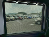 この度は、当店のお車をご覧いただきまして誠にありがとうございます。当店では全国販売・納車も行っております。県によって陸送費用は異なりますのでお気軽にお問い合わせください。