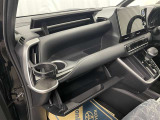 ダッシュボード周辺画像です。小物を置くのに便利な収納スペースです(^^♪