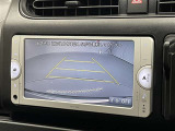 バックモニター付きです。後退時に車両の後ろ側を画面に表示します。車庫入れなどでバックする際に後方確認ができ便利です。