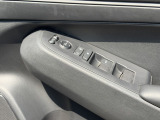 運転席ドアスイッチ周辺です。